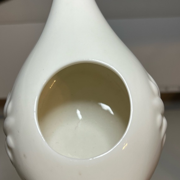 Himalayan Institute Neti Pot White Ceramic Varcho Veda water Lotus Design - Picture 3 of 8